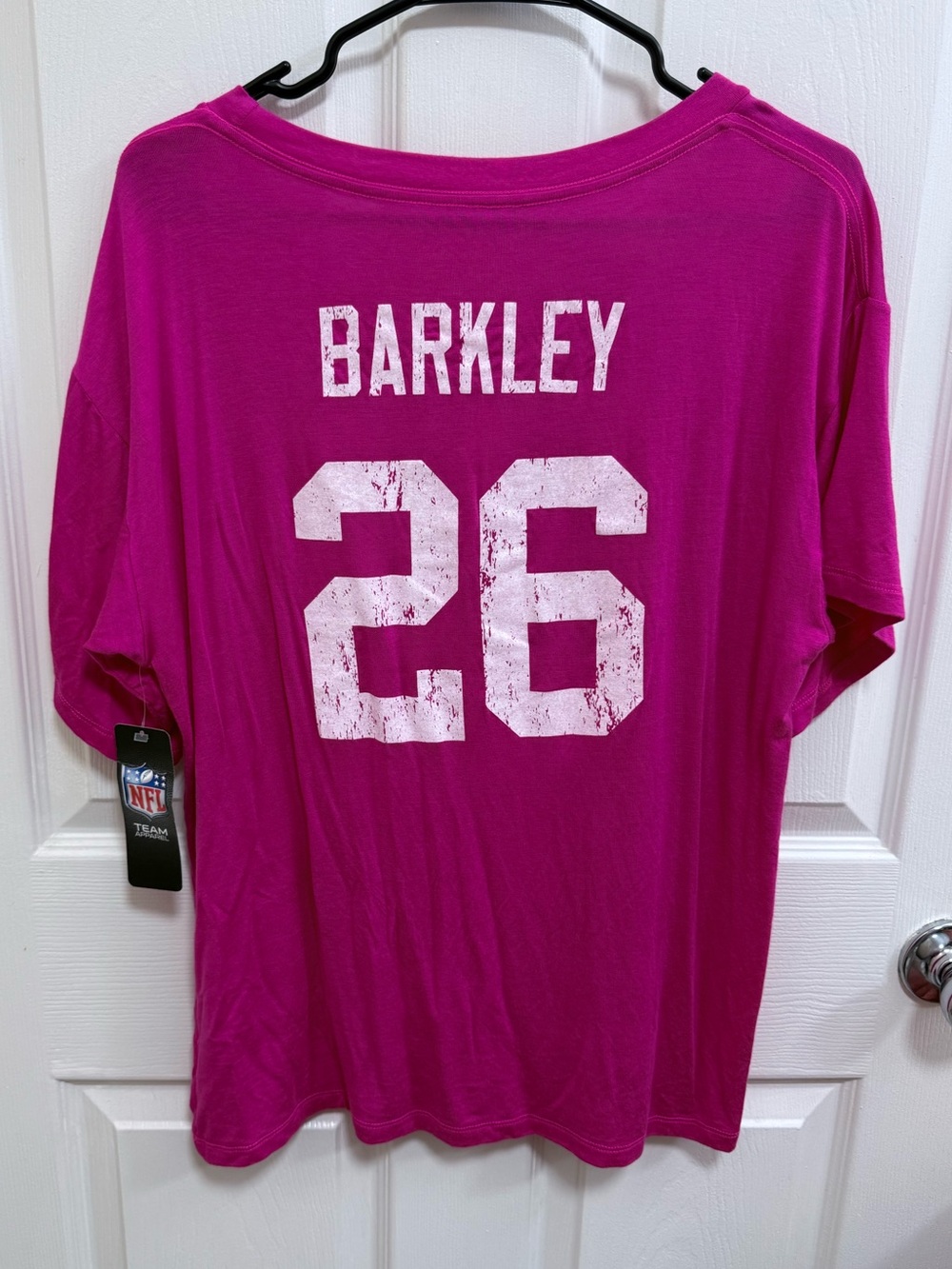 NFL Philadelphia Eagles Pink Barkley 26 Eagles Graphic T-Shirt, Size XL - Picture 7 of 7